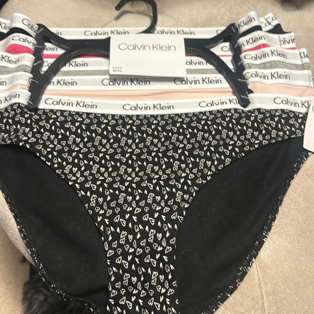 Calvin Klein 5 pack cotton panties with elastic waist band, bikini, new